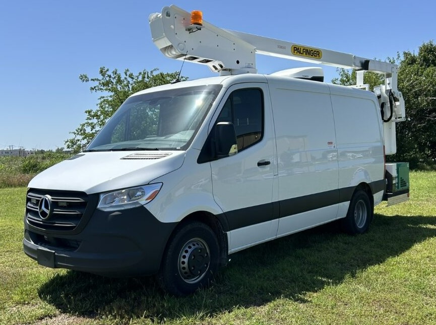 Palfinger Articulated Telescopic Non-Insulated Bucket Truck